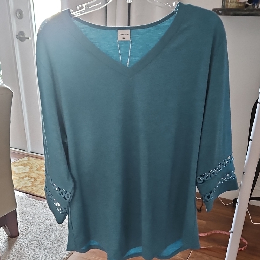 Faded Glory Teal Long Sleeve V-Neck Top